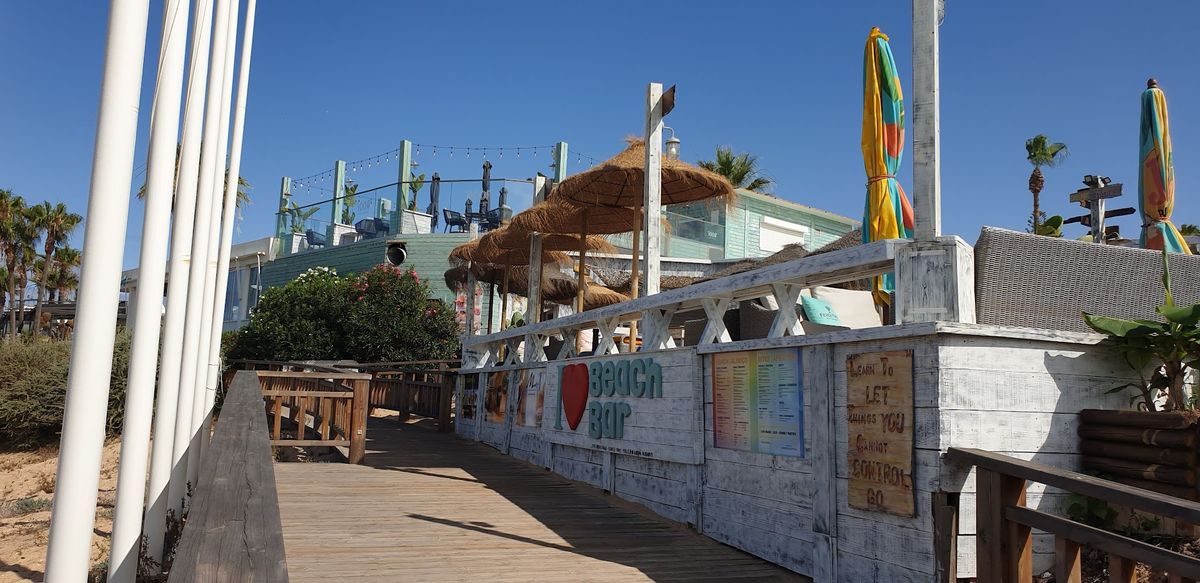 Beach Bar Vale do Lobo — photo 9 of 12