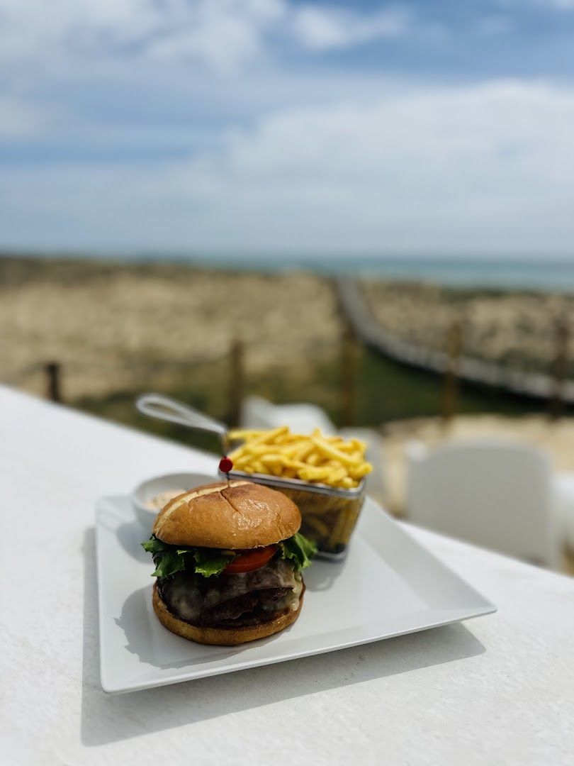 Dunes Beach Bar & Restaurant — photo 3 of 12