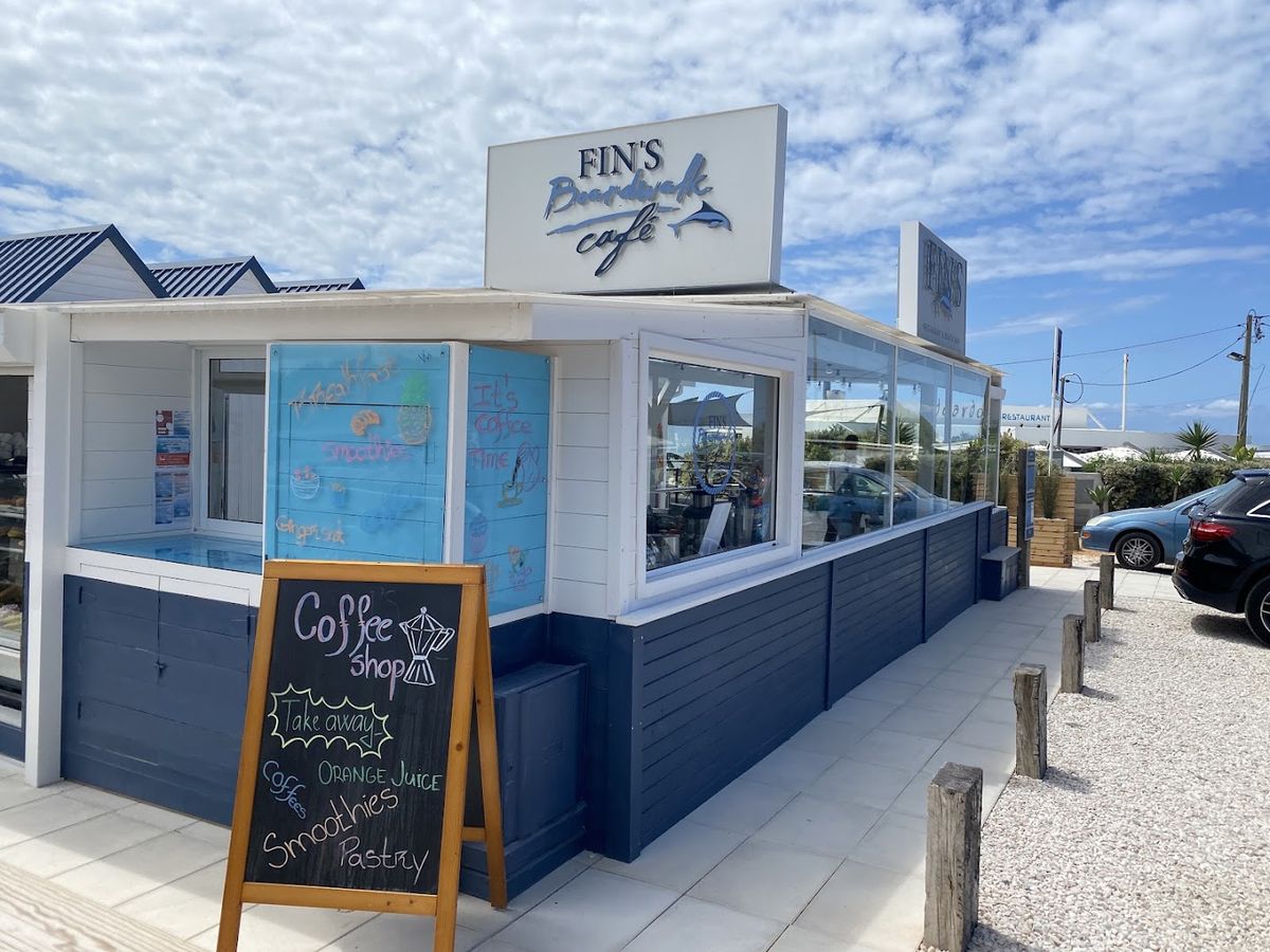 Fins Beach Bar — photo 1 of 8