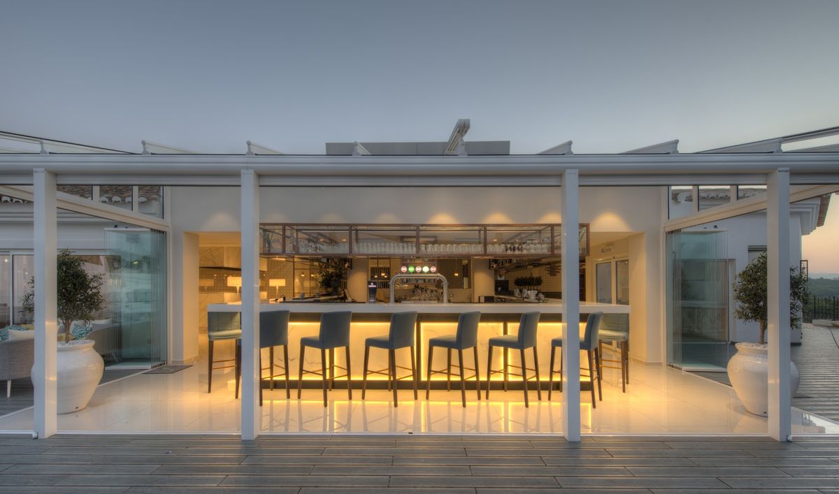 Four Seasons Fairways Restaurant & Bar — photo 1 of 12