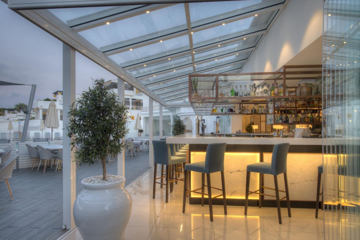 Grand Bar & Lounge — photo 1 of 12