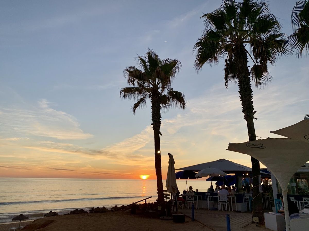 Izzy's Beach Restaurant — photo 11 of 12
