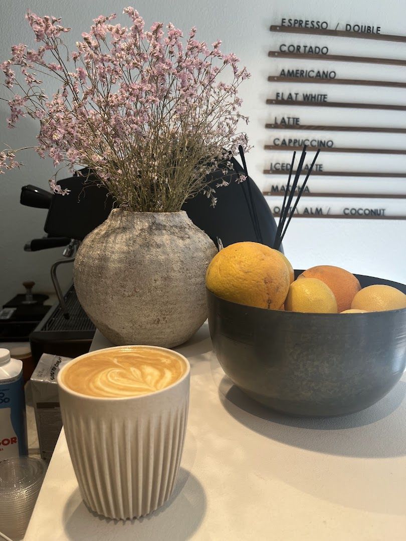 Lahana Brunch Café — photo 9 of 11