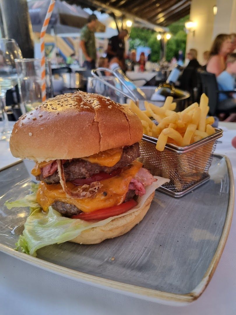 Monty's — photo 6 of 12