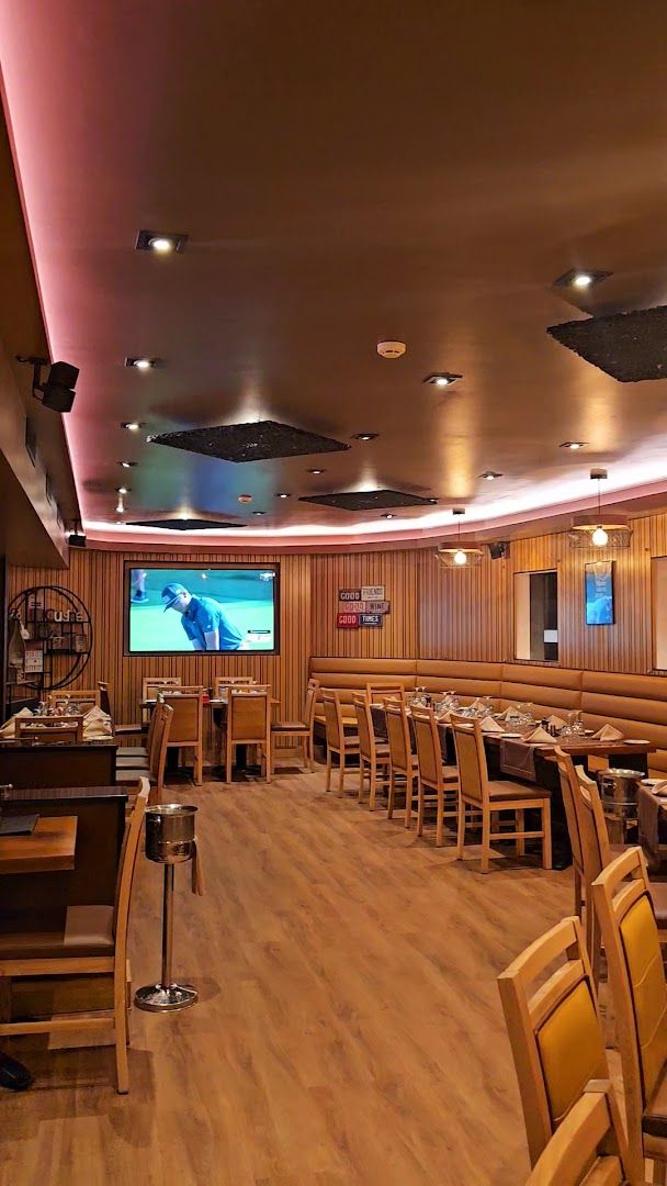 Monty's — photo 9 of 12