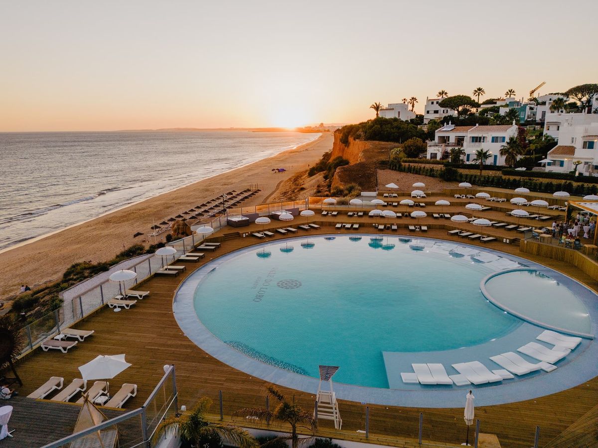 Paradise Beach Club — photo 2 of 12