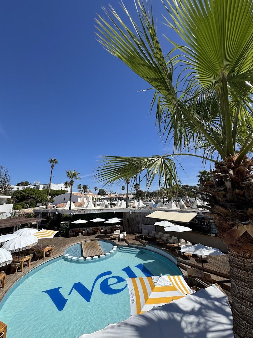 Parrilla Beach Club — photo 7 of 12