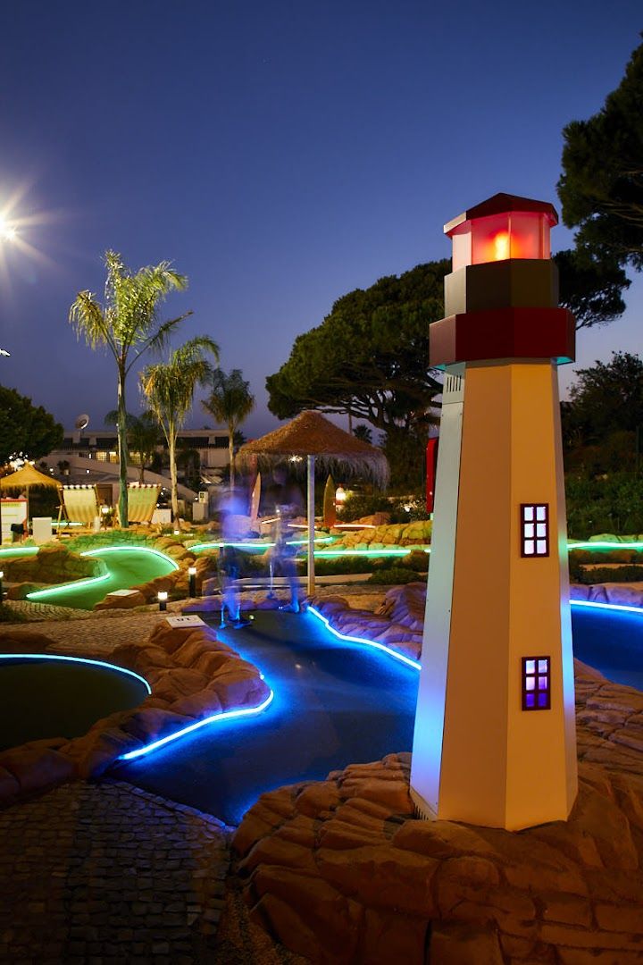 ParTee Mini Golf Bar — photo 1 of 12