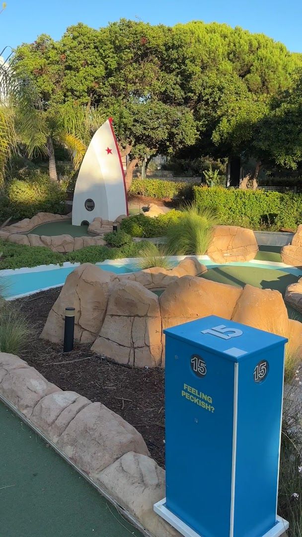 ParTee Mini Golf Bar — photo 2 of 12