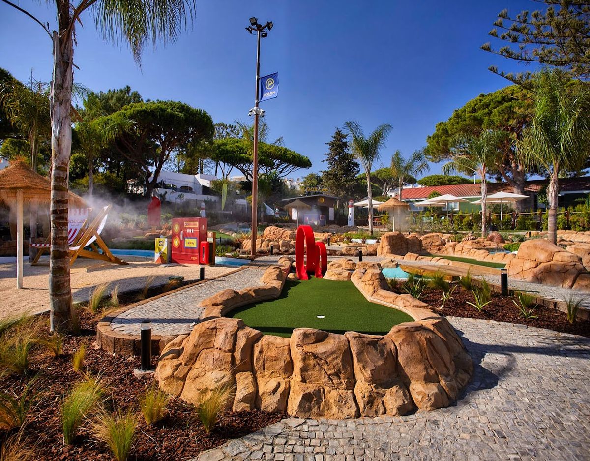 ParTee Mini Golf Bar — photo 3 of 12