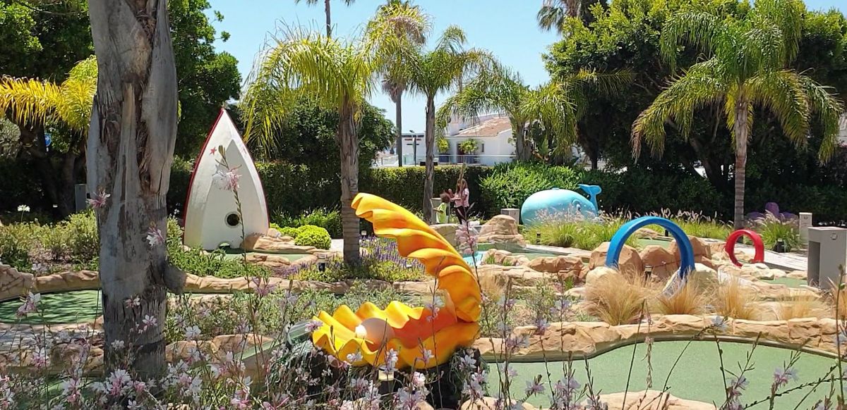 ParTee Mini Golf Bar — photo 8 of 12