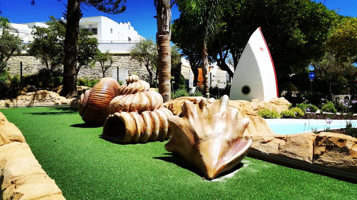 ParTee Mini Golf Bar — photo 10 of 12