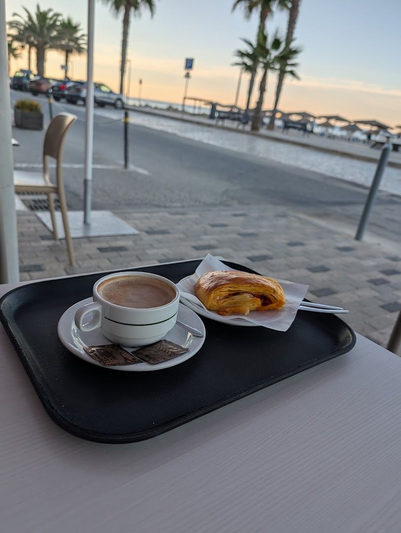 Pastelaria Beira Mar — photo 10 of 12