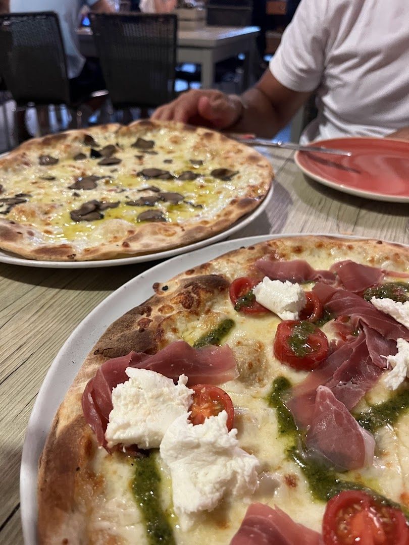 Pizzaria Os Compadres — photo 9 of 11