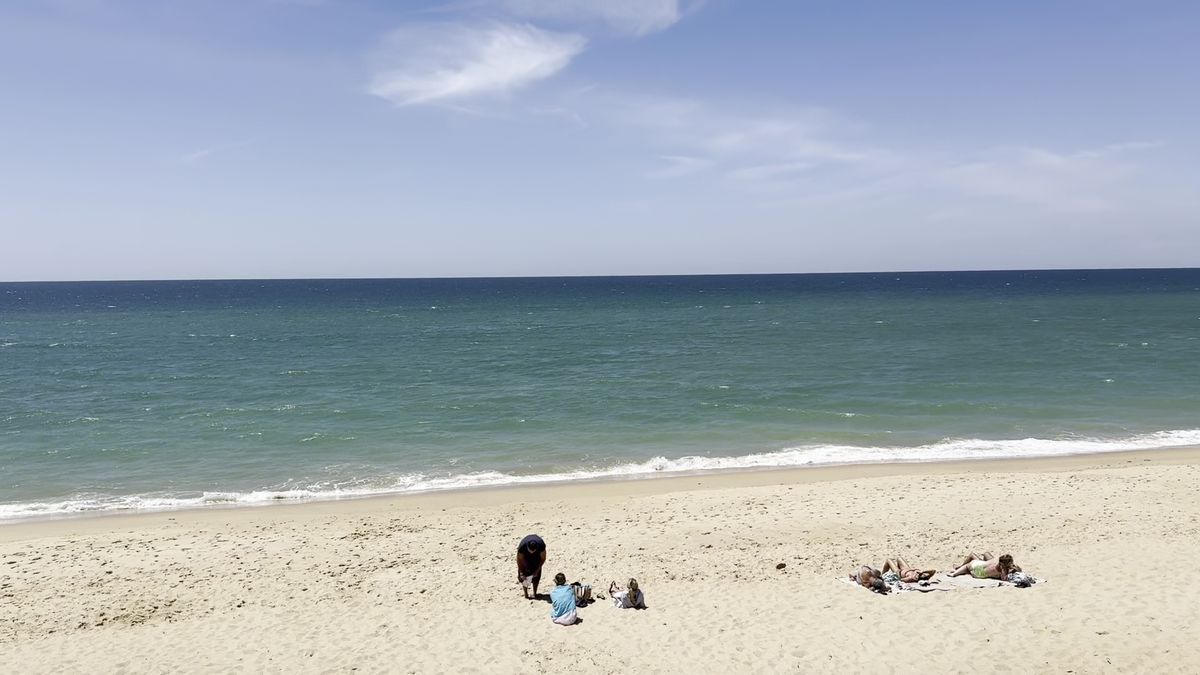 Q Beach — photo 2 of 12
