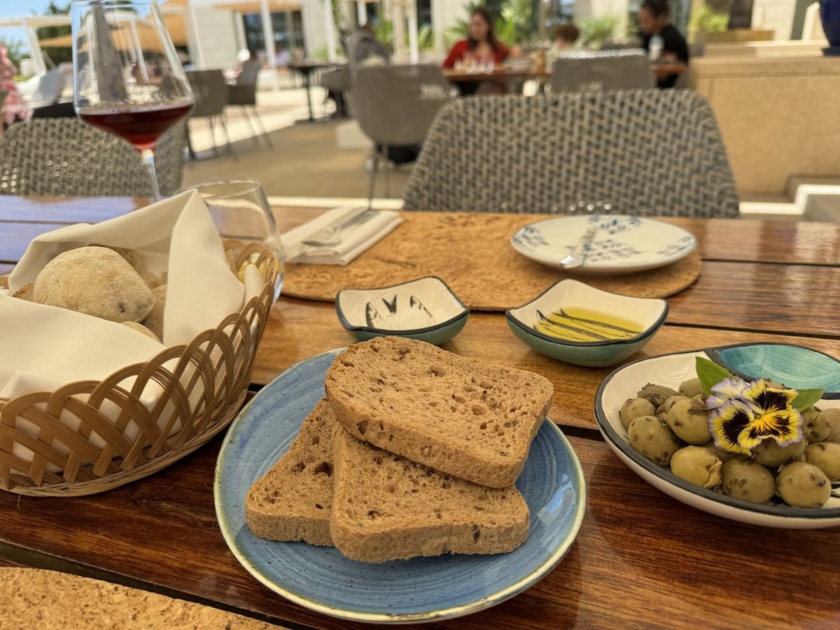 Ria Restaurant — photo 6 of 12