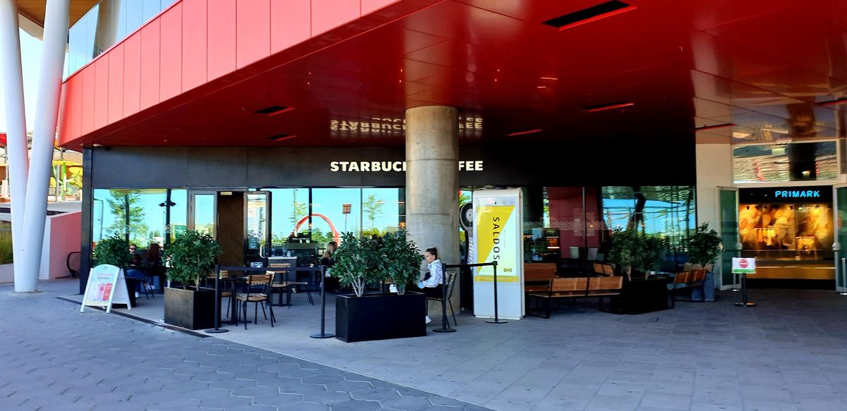 Starbucks Mar Shopping Algarve — photo 1 of 12