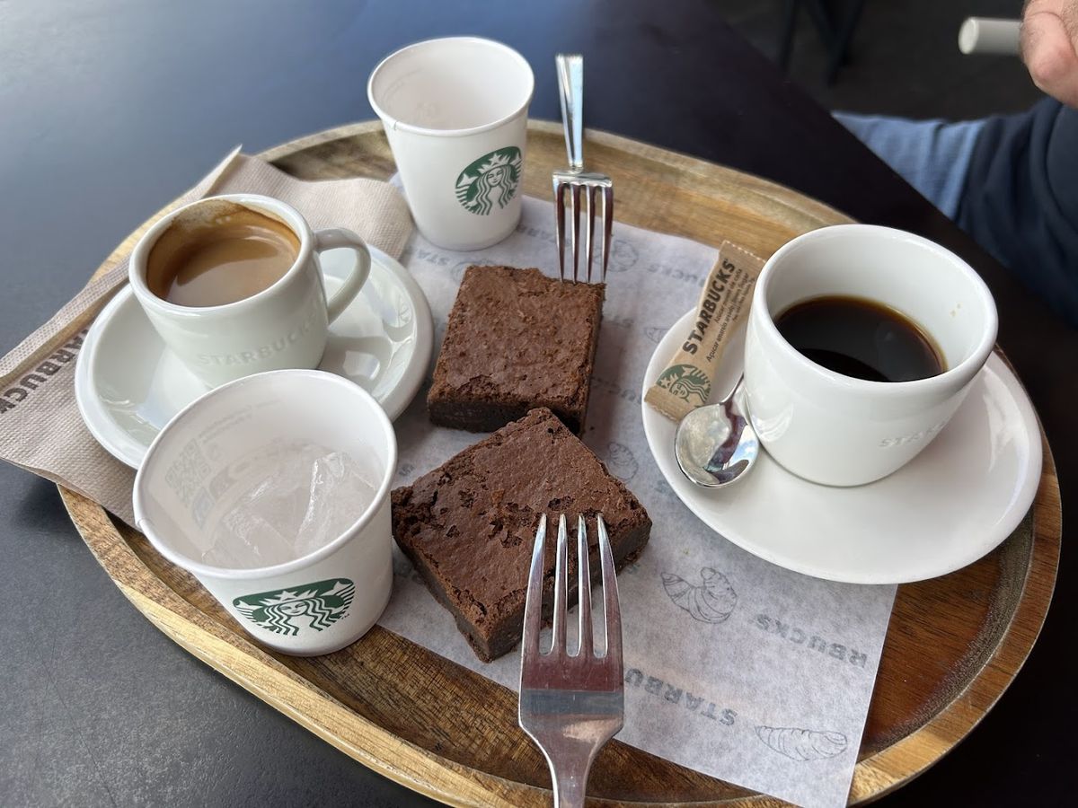 Starbucks Mar Shopping Algarve — photo 11 of 12