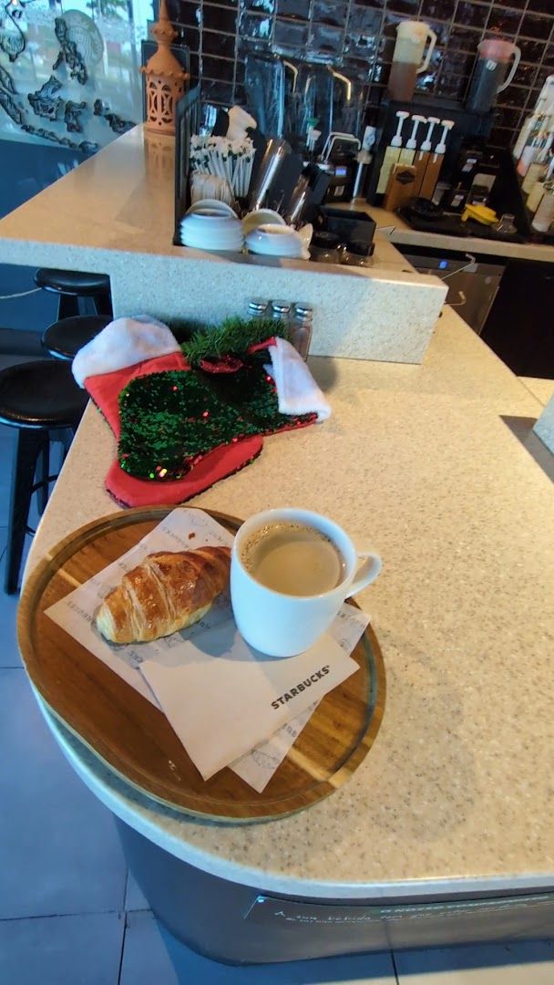 Starbucks Mar Shopping Algarve — photo 8 of 12