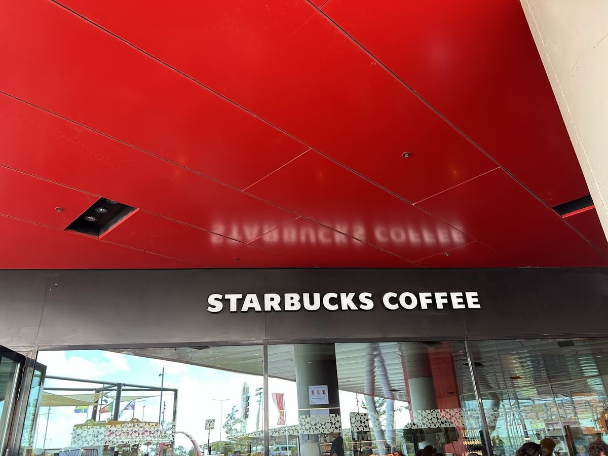 Starbucks Mar Shopping Algarve — photo 10 of 12
