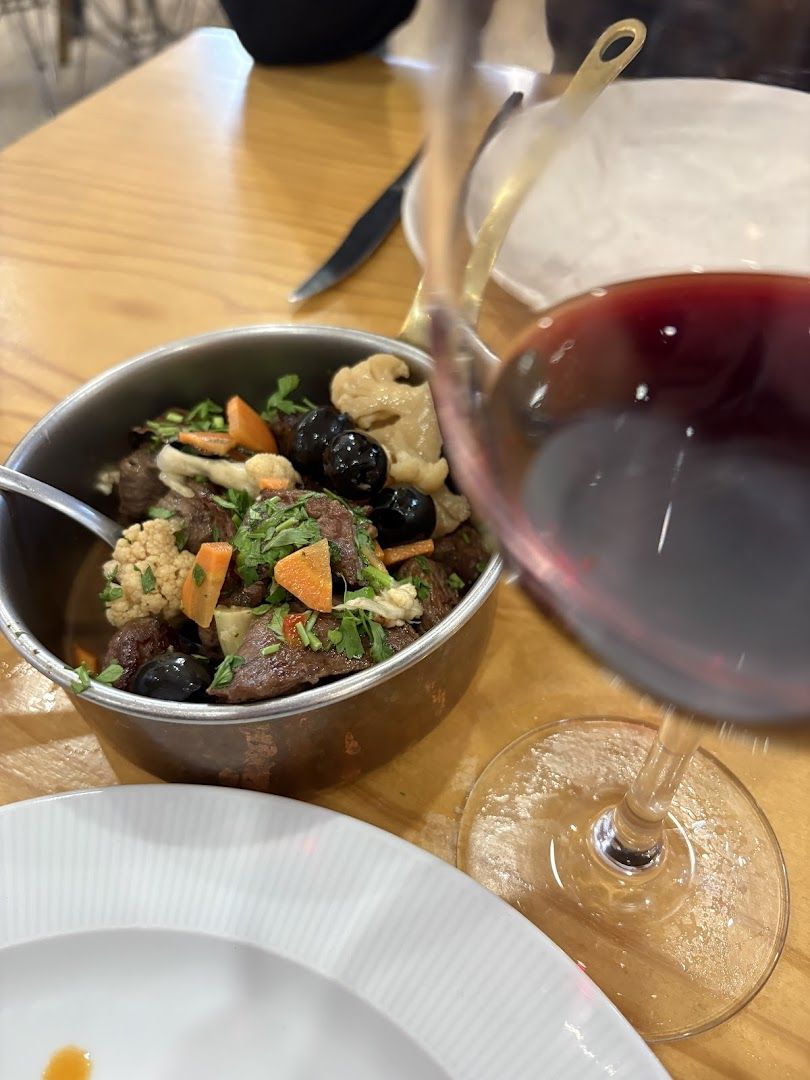 Taberna by Lucia Ribeiro — photo 4 of 12