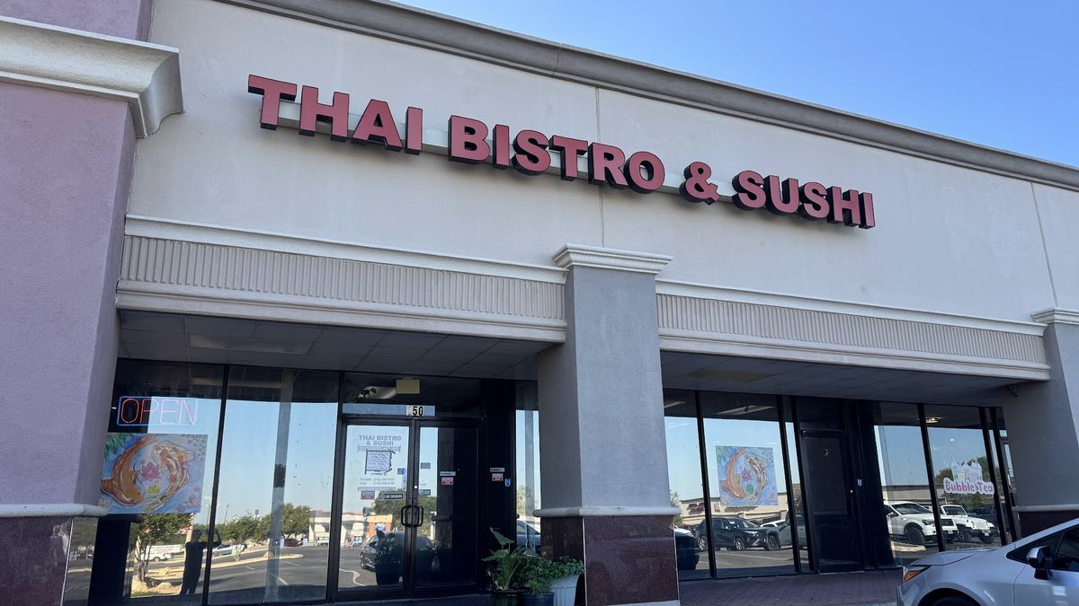 Thai Bistro — photo 1 of 11