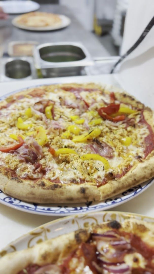 Tony's Pizza — photo 2 of 12