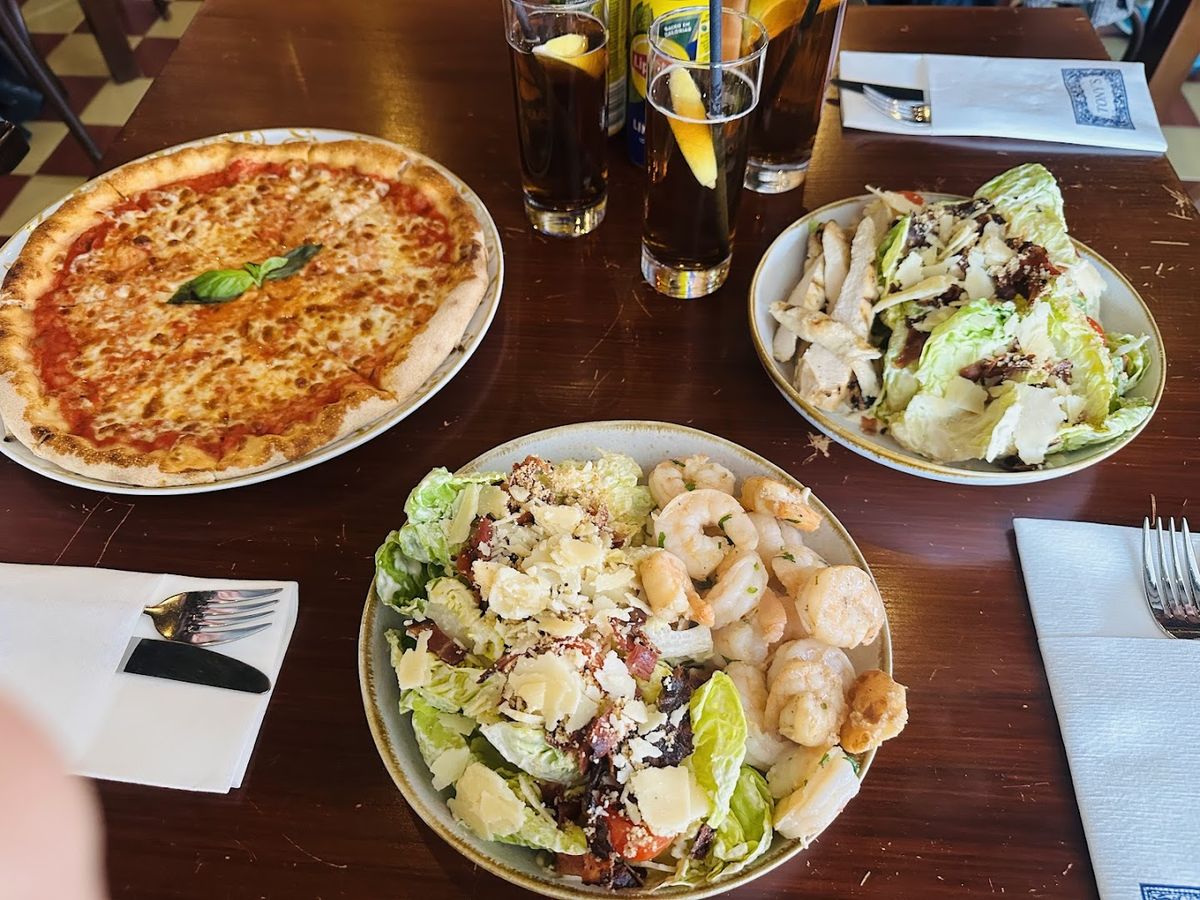 Tony's Pizza — photo 6 of 12