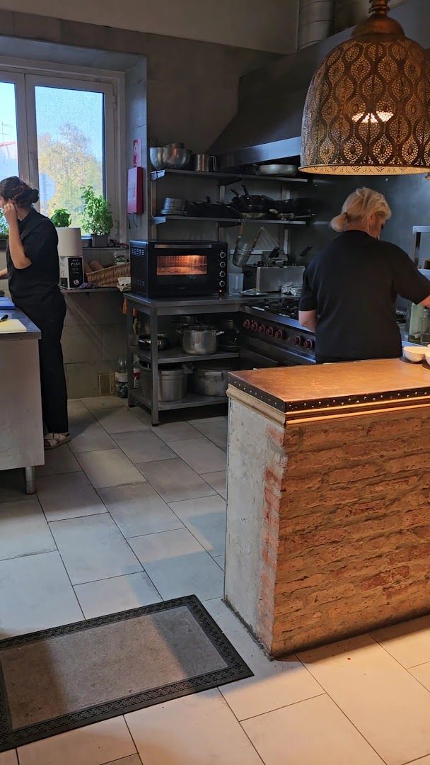 Vaults Restaurant — photo 8 of 12